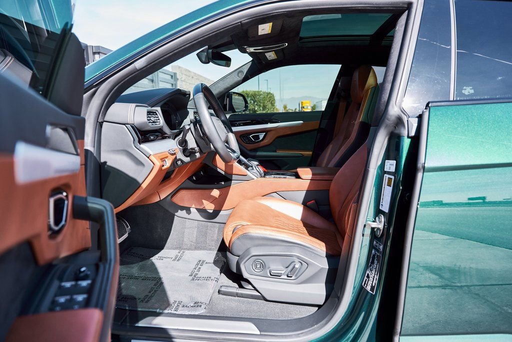 Used 2023 Lamborghini Urus S image 36