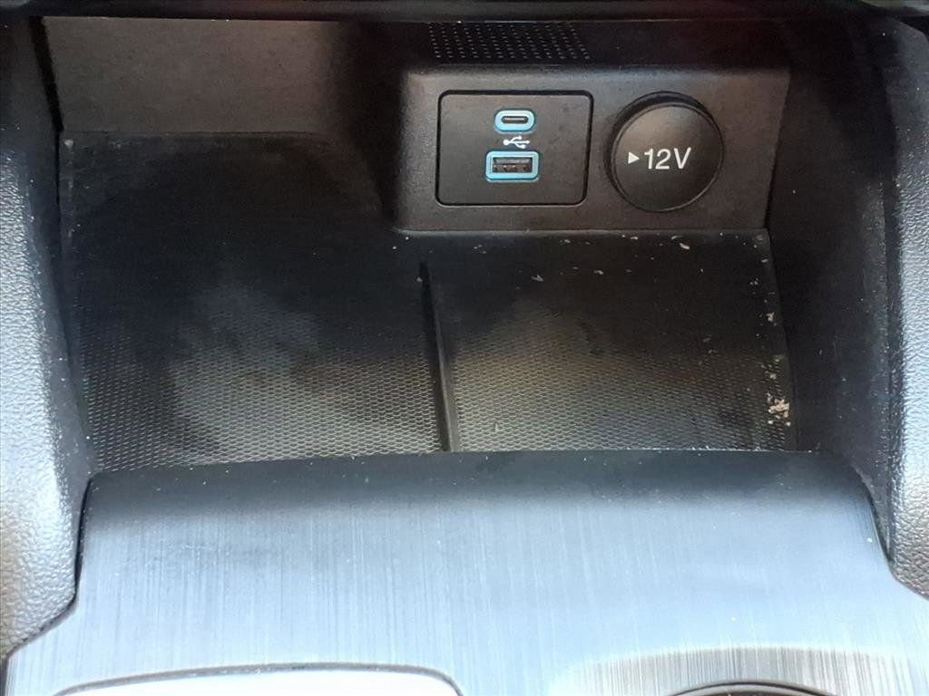 Used 2022 Ford Escape Titanium image 16