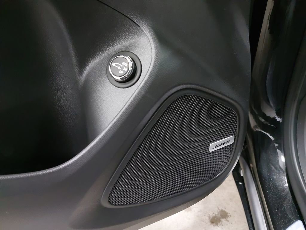 Used 2024 Buick Encore GX Avenir w/ Avenir Technology Package FWD image 32