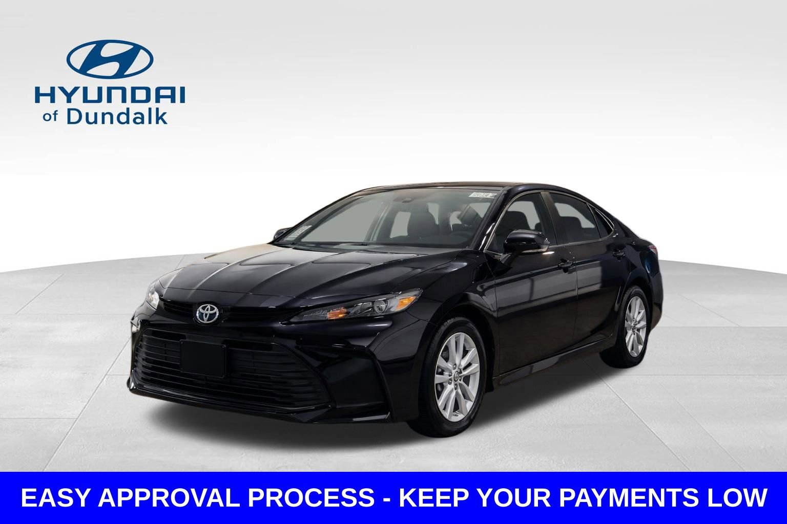 Used 2025 Toyota Camry LE image 1