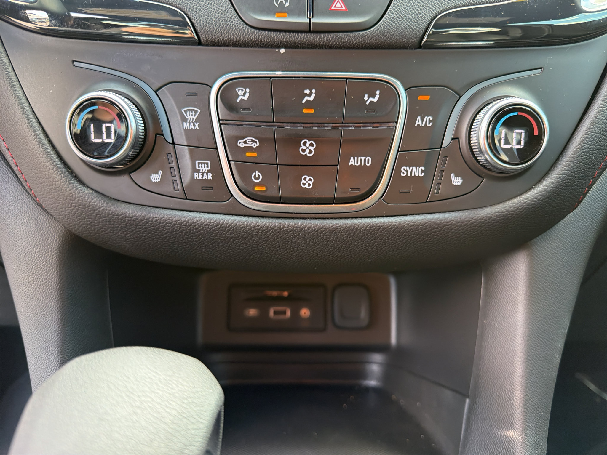 Used 2024 Chevrolet Equinox RS w/ RS Leather Package FWD image 21