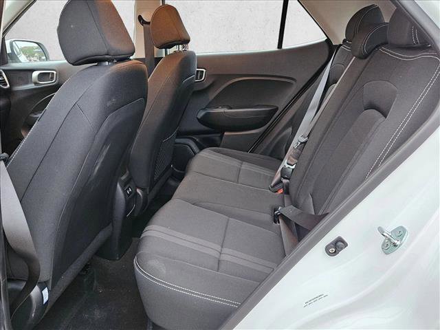 Used 2025 Hyundai Venue SEL image 16