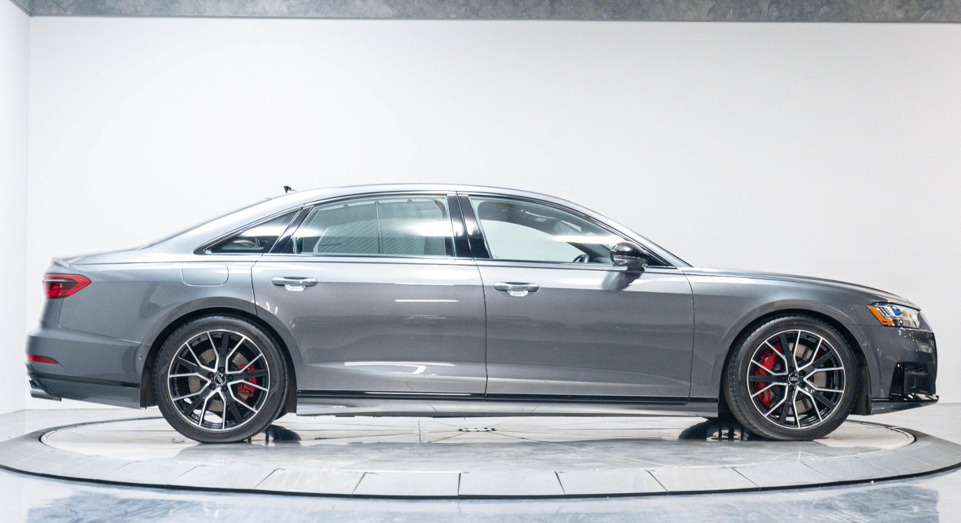 Used 2020 Audi S8 L AWD/4WD image 21