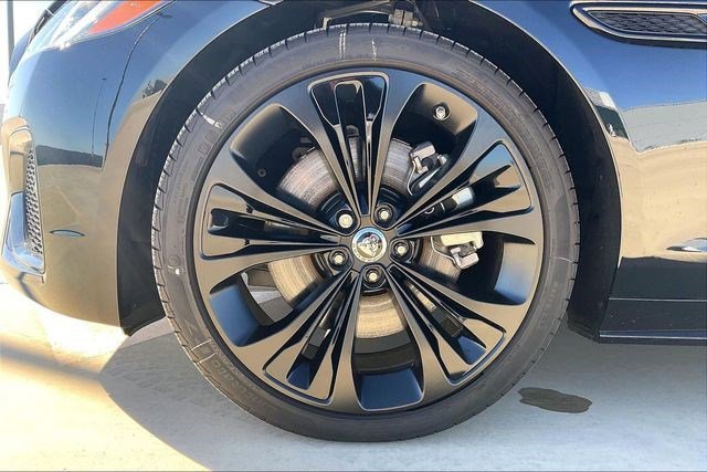 New 2024 Jaguar XF R-Dynamic SE image 15