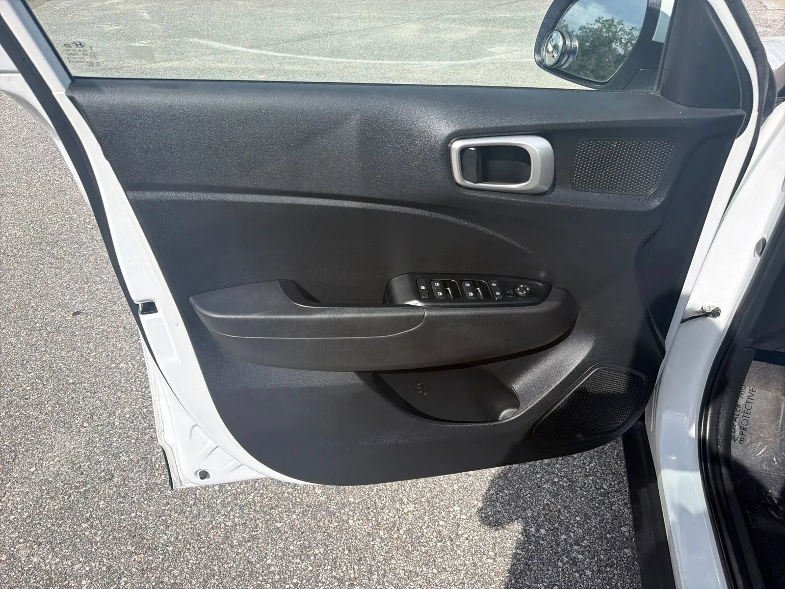 Used 2020 Hyundai Venue SEL FWD image 13
