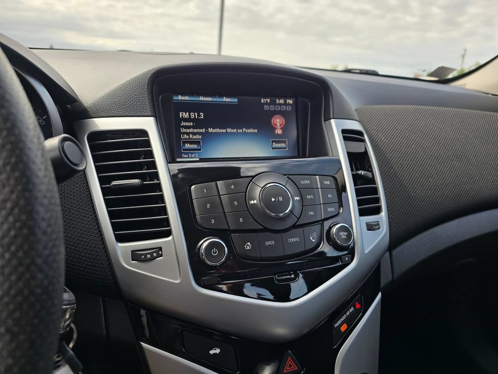 Used 2016 Chevrolet Cruze LT w/ Technology Package FWD image 21