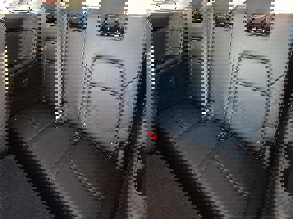 Used 2022 Nissan Pathfinder SL image 16