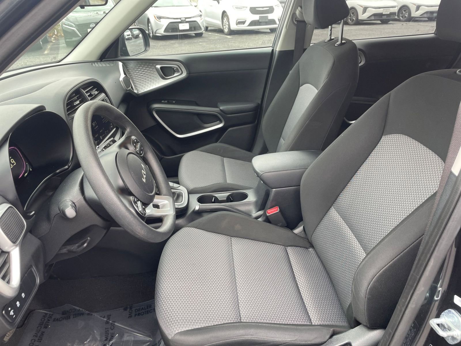 Used 2025 Kia Soul LX w/ LX Technology Package image 22