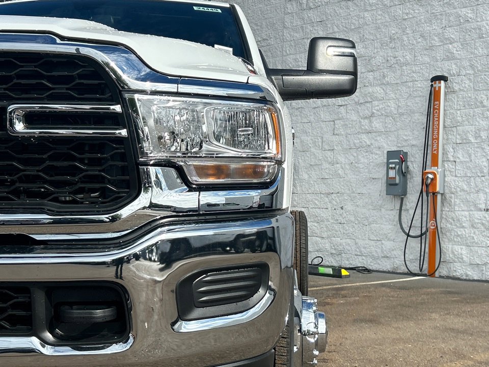 New 2024 RAM 3500 Tradesman image 10