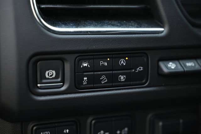 Used 2022 Chevrolet Tahoe High Country AWD/4WD image 18