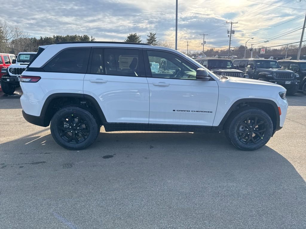 New 2026 Jeep Grand Cherokee Laredo image 6