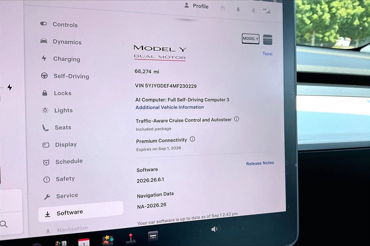 Used 2021 Tesla Model Y Performance AWD/4WD image 9