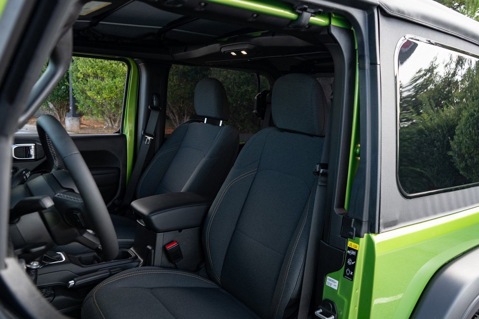 Used 2025 Jeep Wrangler Sport image 15