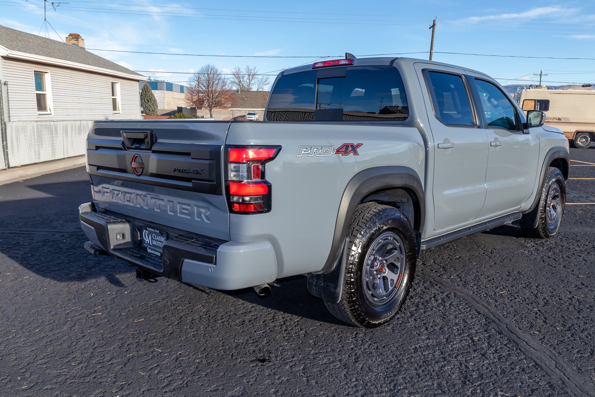 Used 2025 Nissan Frontier PRO-4X image 3
