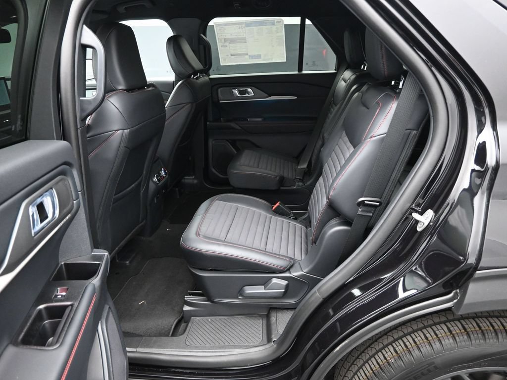 New 2026 Ford Explorer ST-Line w/ ST-Line Street Pack RWD image 19