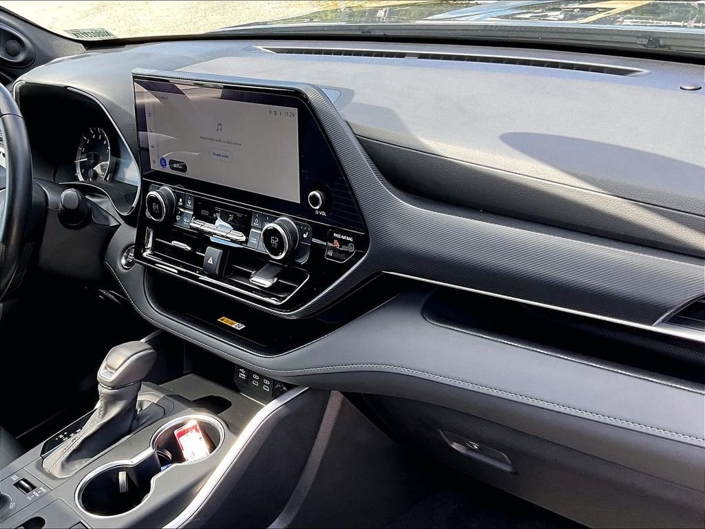 Used 2023 Toyota Highlander XSE AWD/4WD image 14