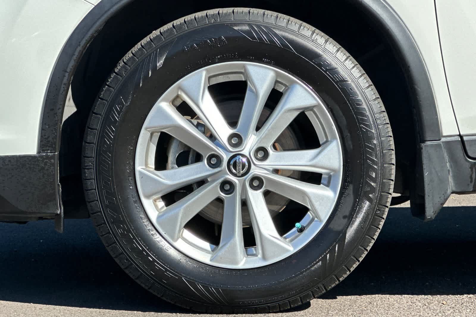 Used 2018 Nissan Rogue S w/ S Value Package AWD/4WD image 25