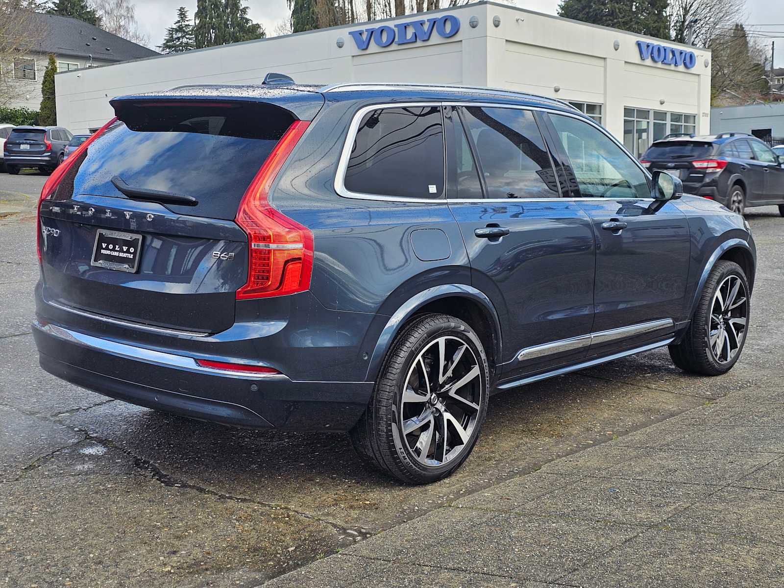 Certified 2024 Volvo XC90 B6 Ultimate w/ Protection Package Premier image 4