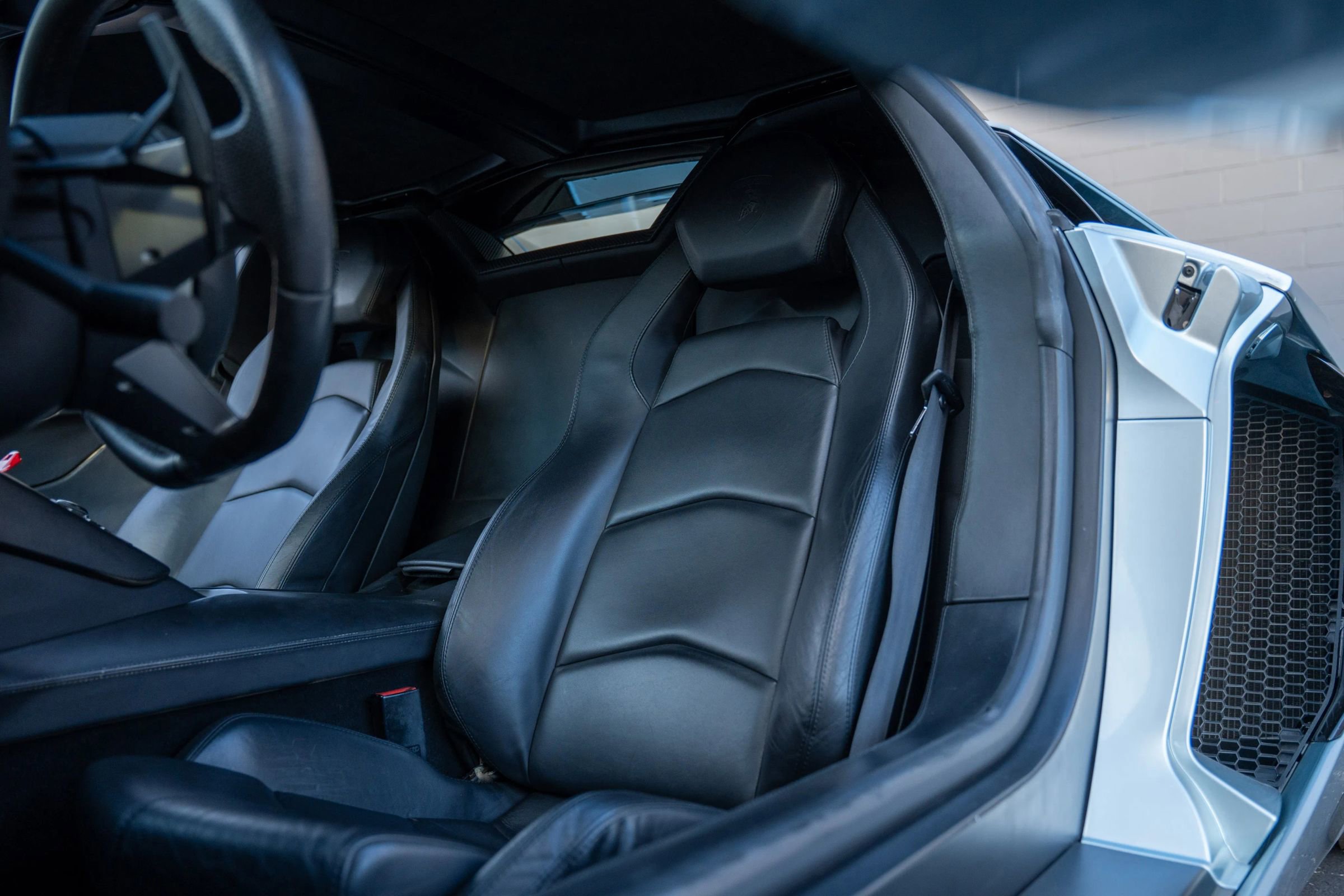 Used 2013 Lamborghini Aventador LP 700-4 image 3