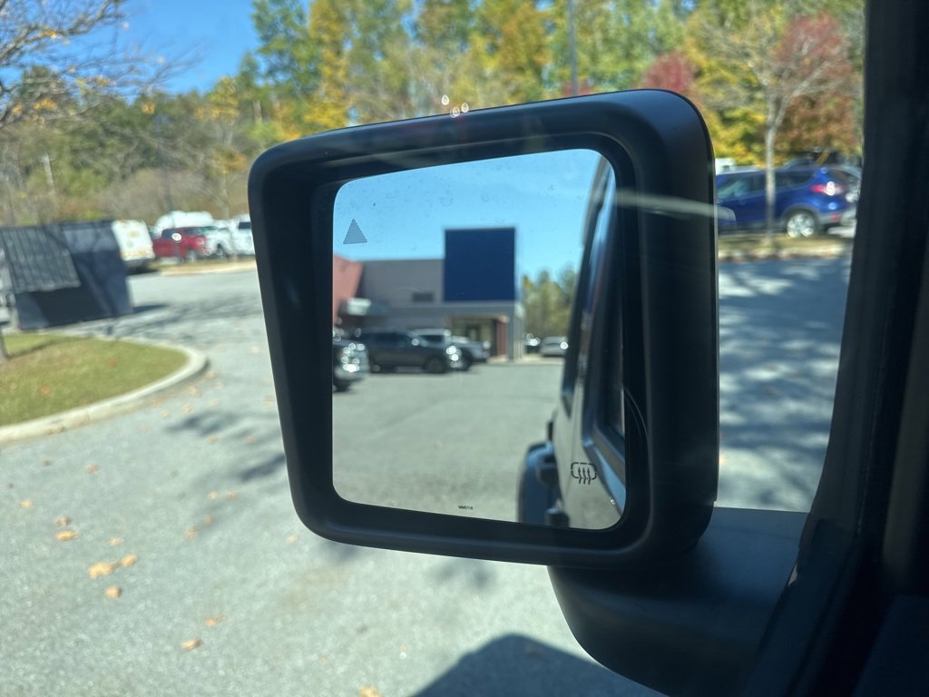 Used 2018 Jeep Wrangler Unlimited Sahara image 33