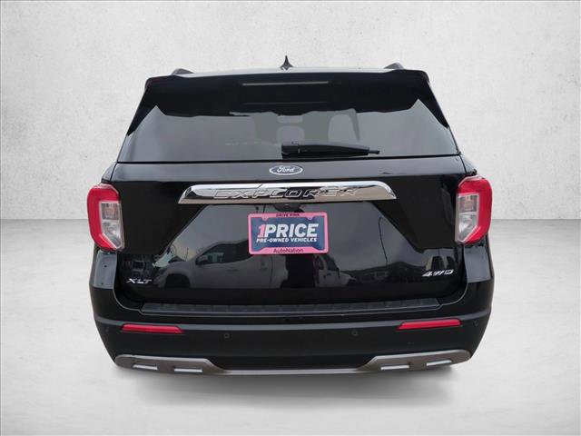 Used 2024 Ford Explorer XLT w/ Equipment Group 202A image 7