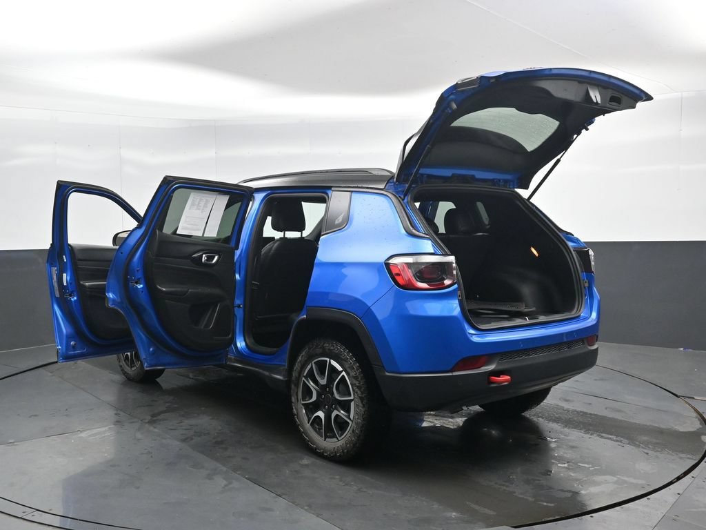 Used 2025 Jeep Compass Trailhawk AWD/4WD image 49