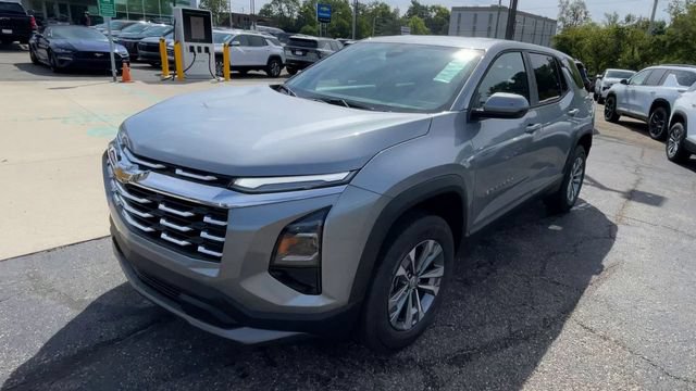 New 2027 Chevrolet Equinox LT w/ LPO, Floor Liner Package FWD image 6