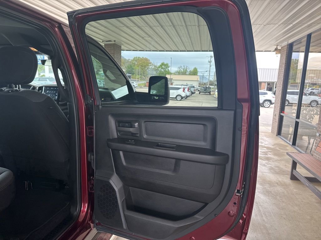 Used 2024 RAM 3500 Tradesman w/ Chrome Appearance Group image 23