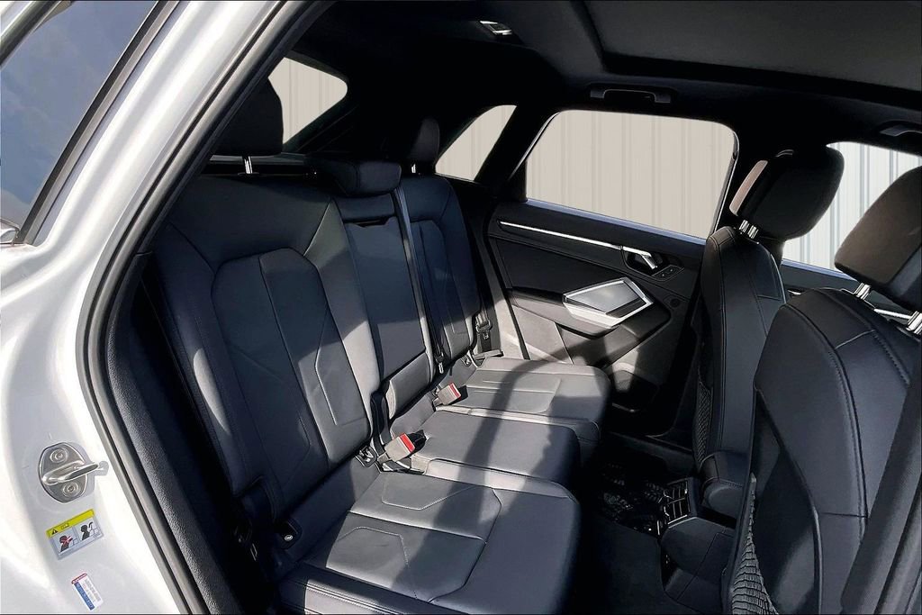 Used 2024 Audi Q3 2.0T Premium Plus w/ Premium Plus Package image 26