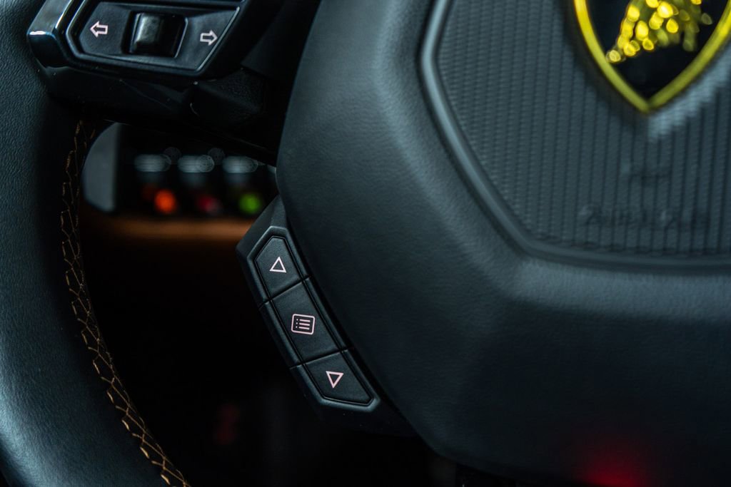 Used 2023 Lamborghini Huracan Tecnica image 27