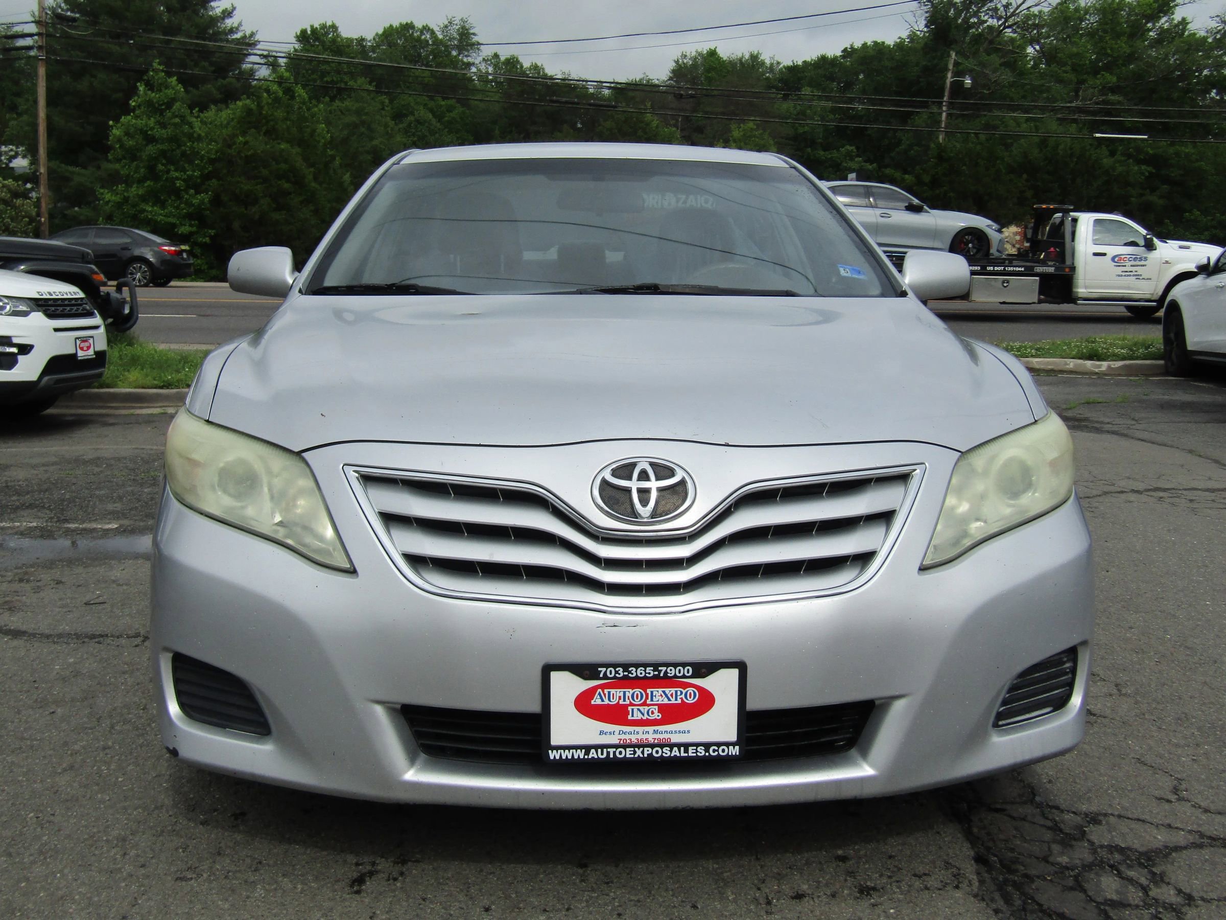 Used 2010 Toyota Camry LE FWD image 2