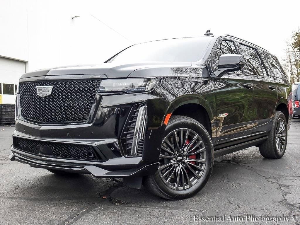 Used 2024 Cadillac Escalade V w/ LPO, ONYX Package image 2