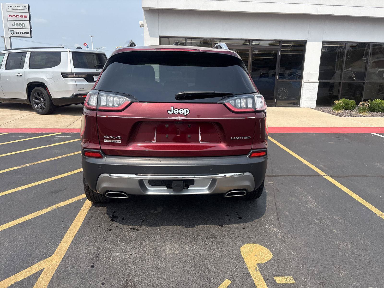 Used 2021 Jeep Cherokee Limited w/ Elite Package AWD/4WD image 6