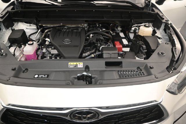 Used 2026 Toyota Highlander Limited AWD/4WD image 19