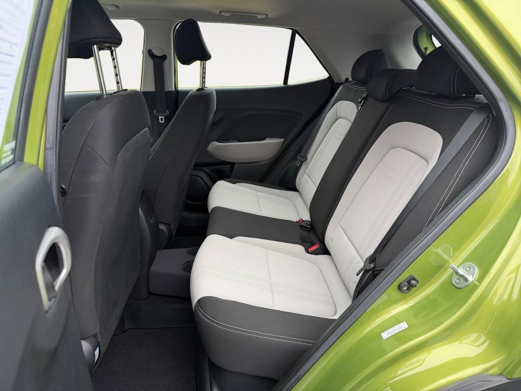 Certified 2022 Hyundai Venue SEL image 27