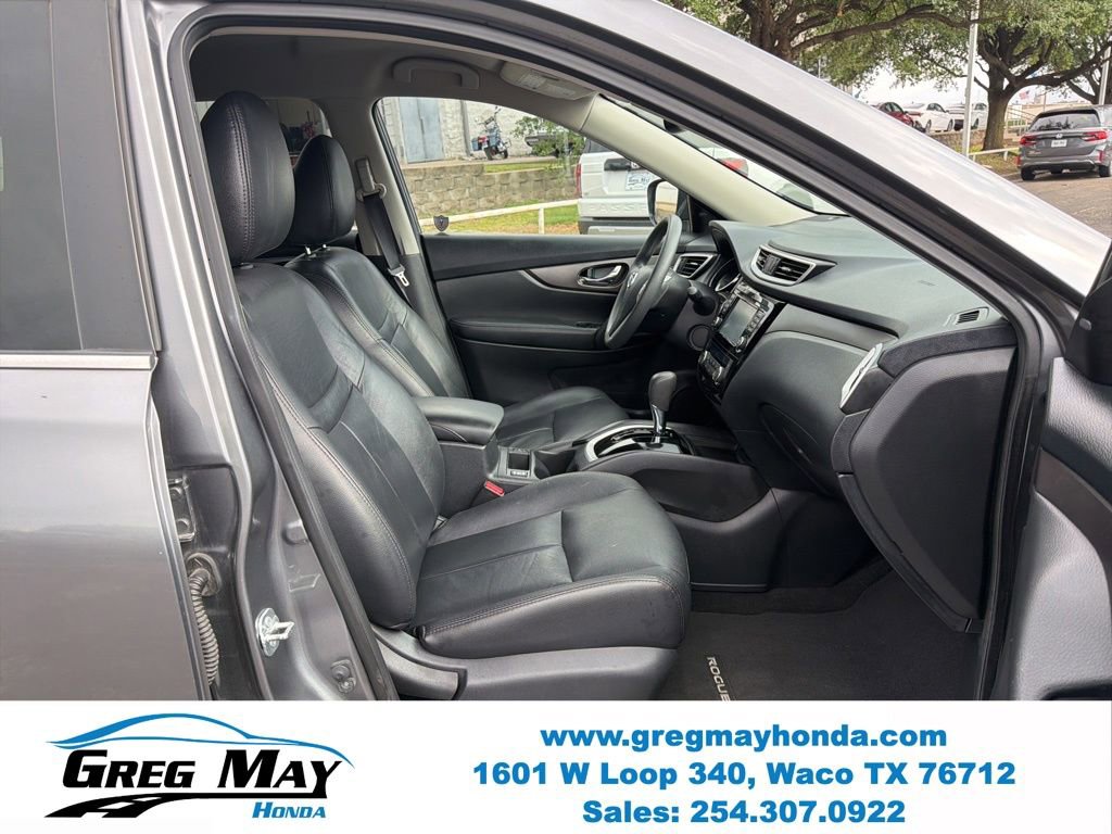 Used 2015 Nissan Rogue SV w/ SV Premium Package image 28