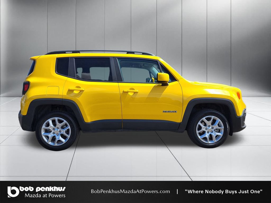 Used 2017 Jeep Renegade Latitude w/ Cold Weather Group AWD/4WD image 24