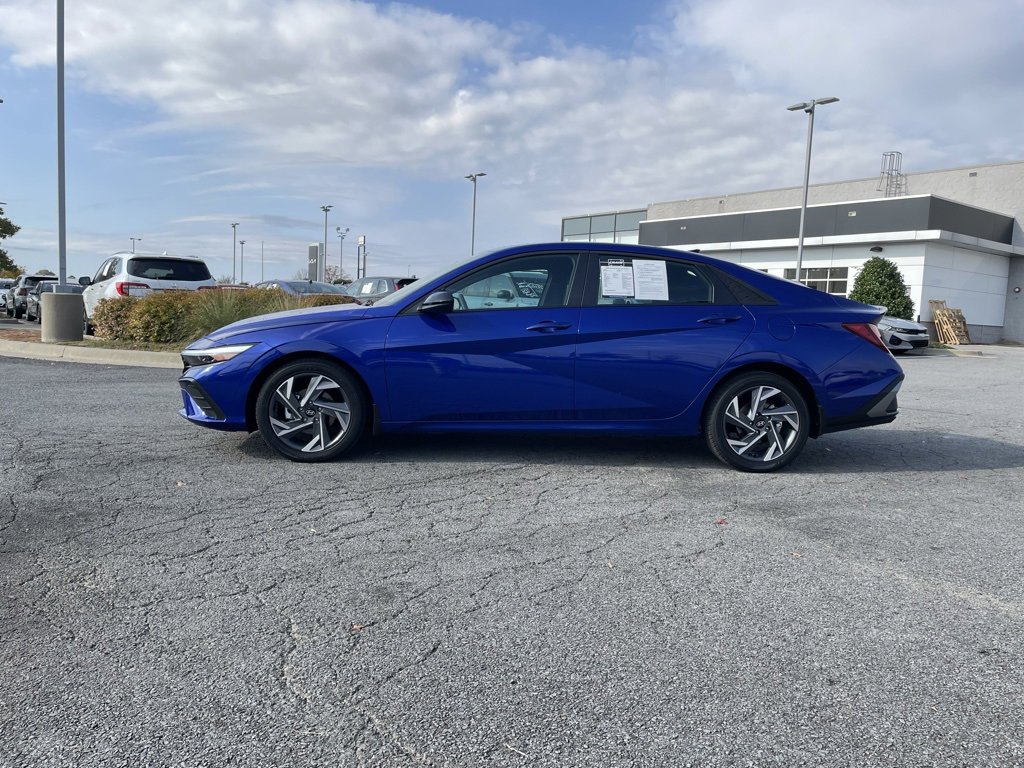 Used 2025 Hyundai Elantra Sport image 4