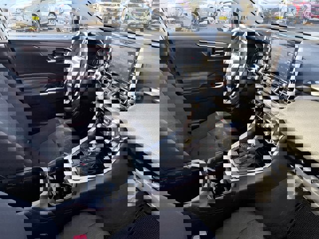 Used 2021 Toyota RAV4 XLE w/ Convenience Package image 17