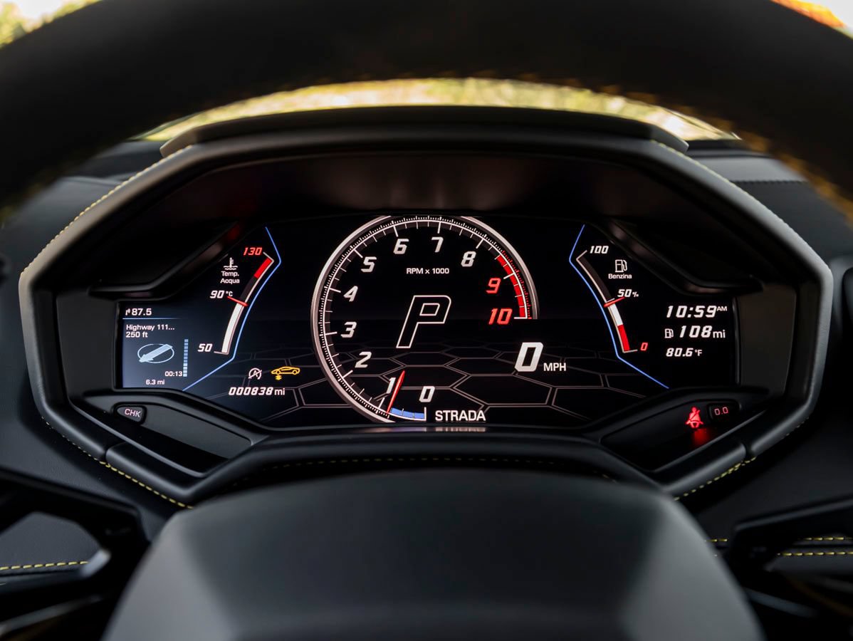 Used 2022 Lamborghini Huracan EVO RWD image 17