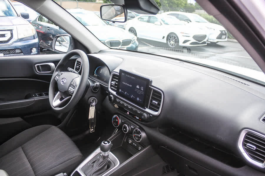 Certified 2026 Hyundai Venue SE FWD image 21