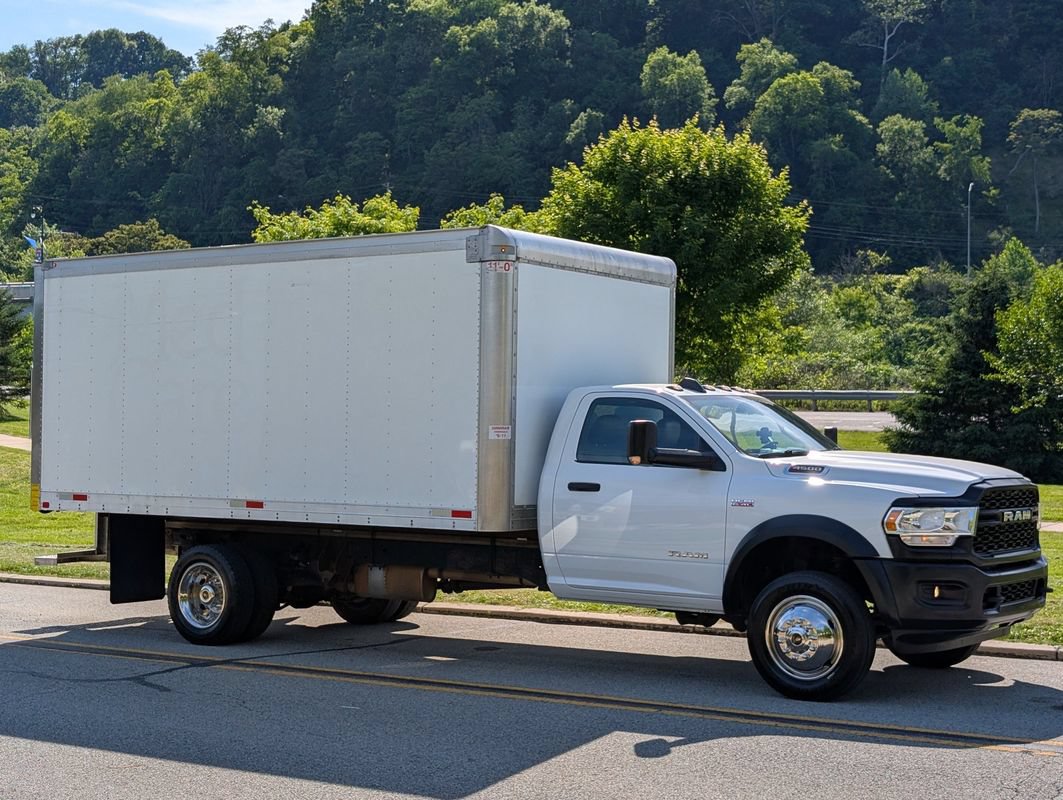 Used 2022 RAM 4500 Tradesman RWD image 3