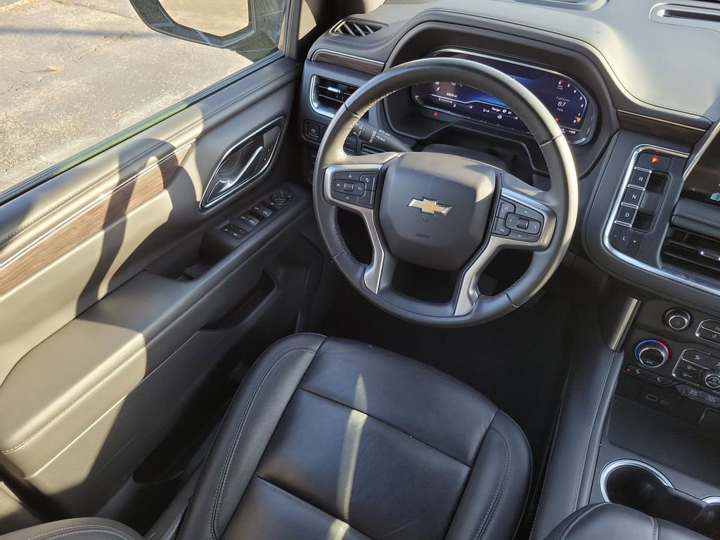 Used 2024 Chevrolet Suburban LT image 19
