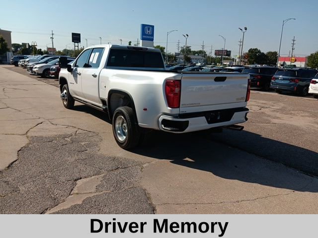 Used 2022 Chevrolet Silverado 3500 High Country image 7
