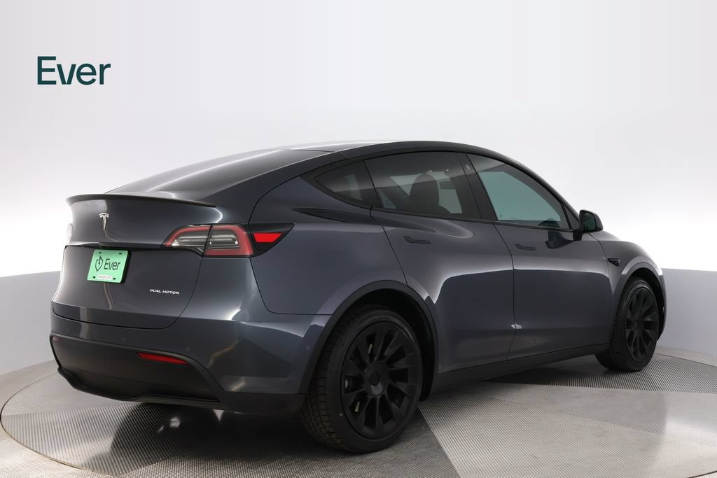Used 2023 Tesla Model Y Long Range AWD/4WD image 3