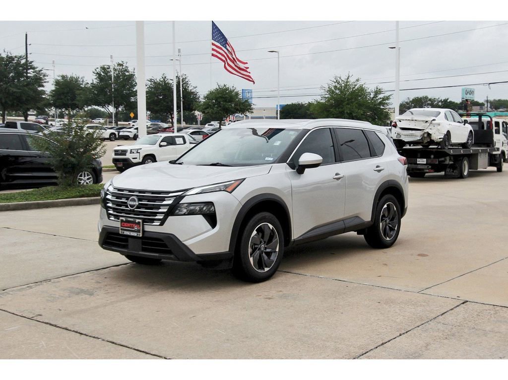 Used 2025 Nissan Rogue SV w/ SV Premium Package FWD image 2
