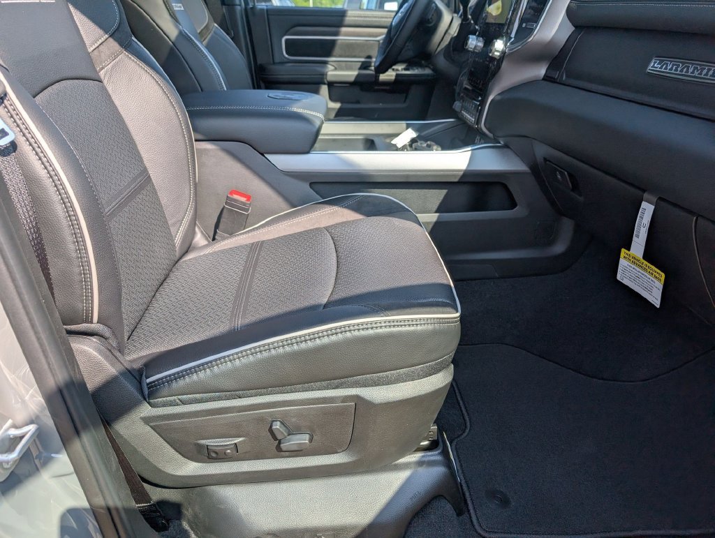 New 2026 RAM 3500 Laramie w/ Night Edition AWD/4WD image 32
