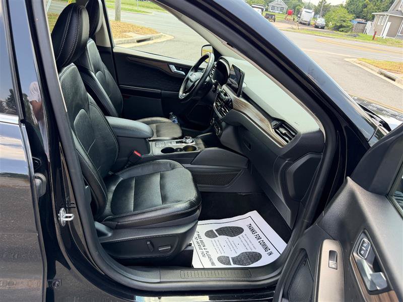 Used 2020 Ford Escape Titanium AWD/4WD image 36