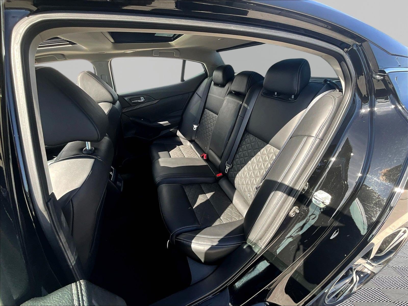 Used 2018 Nissan Maxima Platinum FWD image 21