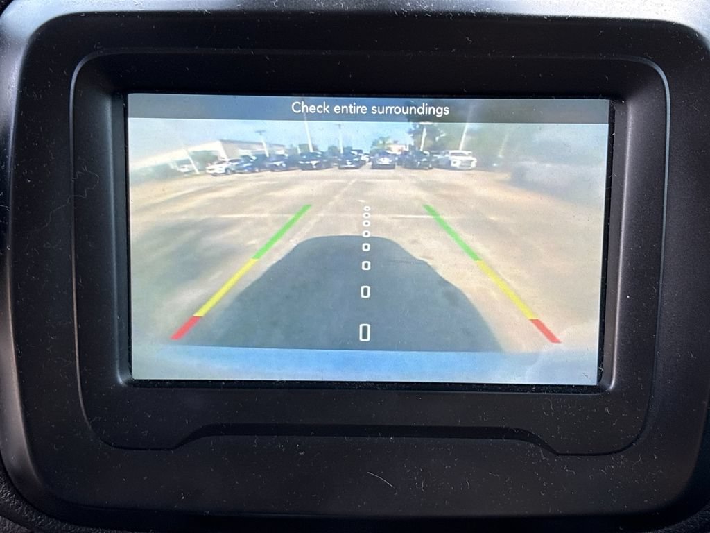 Used 2018 Jeep Renegade Latitude FWD image 26